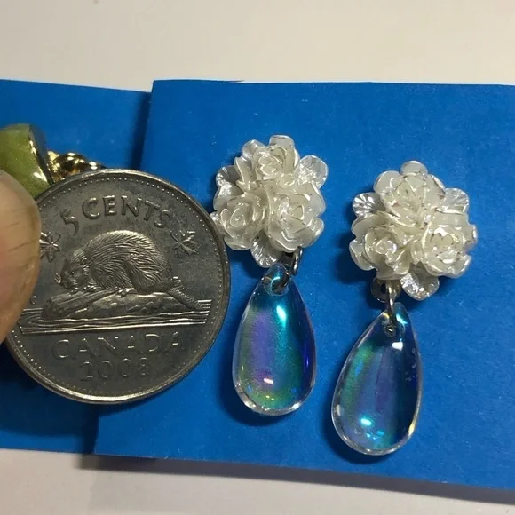 Mix and match pierced earrings gold green and iridescent white and clear stone - Picture 6 of 7